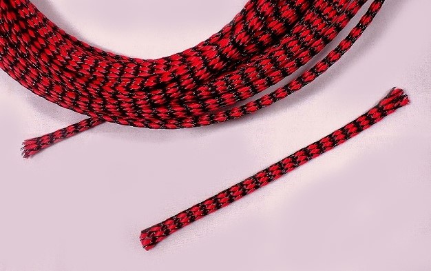 Woven covering- Red/Black-4mm